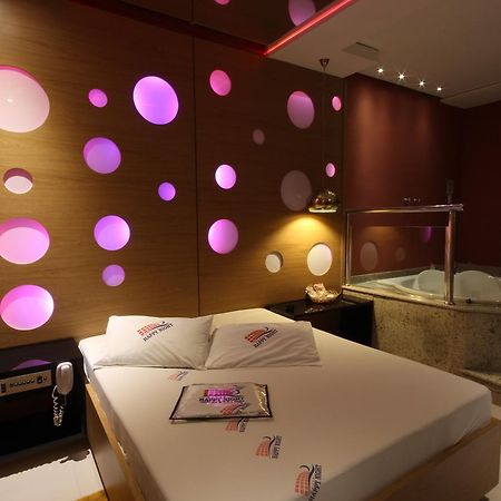 Happy Night (Adults Only) Hotell Cotia  Exteriör bild